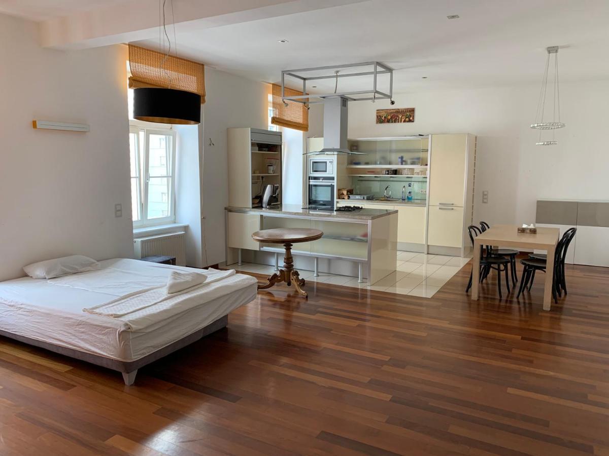 Apartment In The Heart Of Viena Exterior foto
